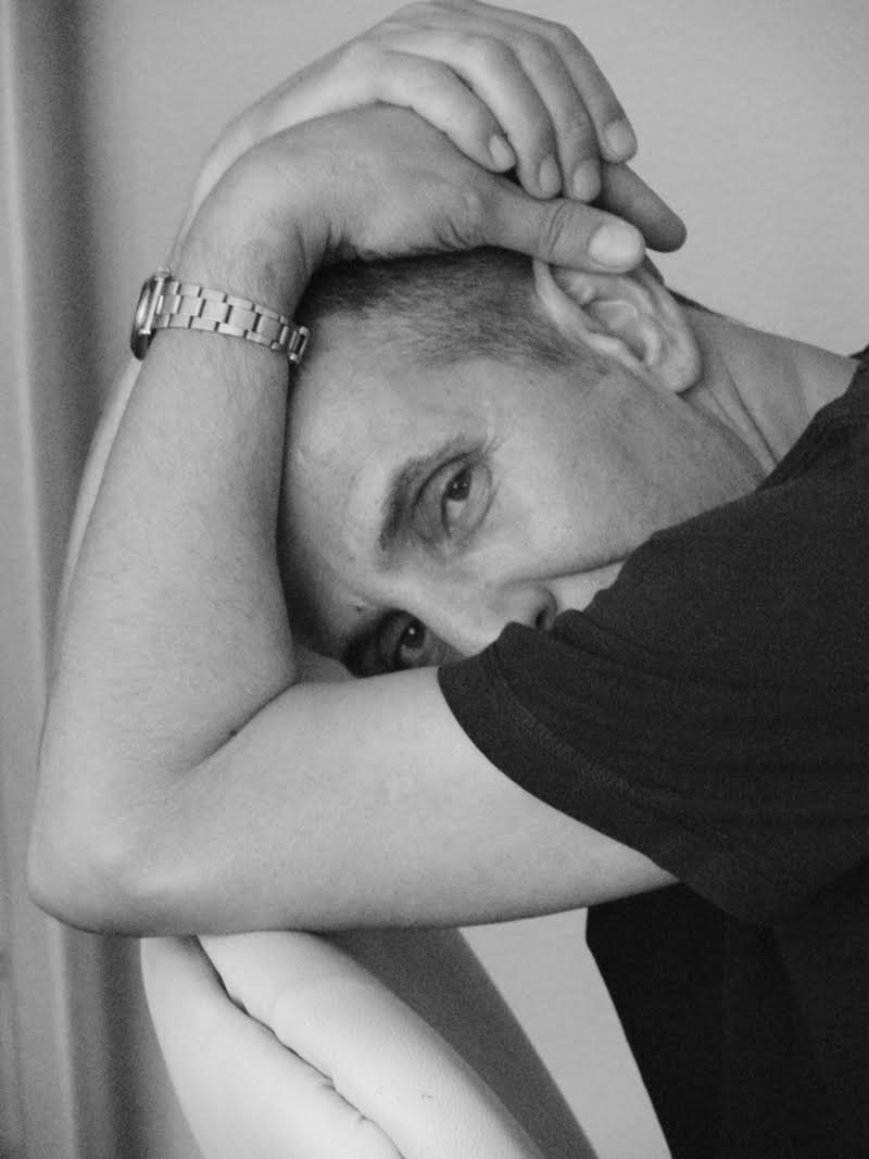 Yiannis Karitsiotis Fashion Designer answers in 9 questions.