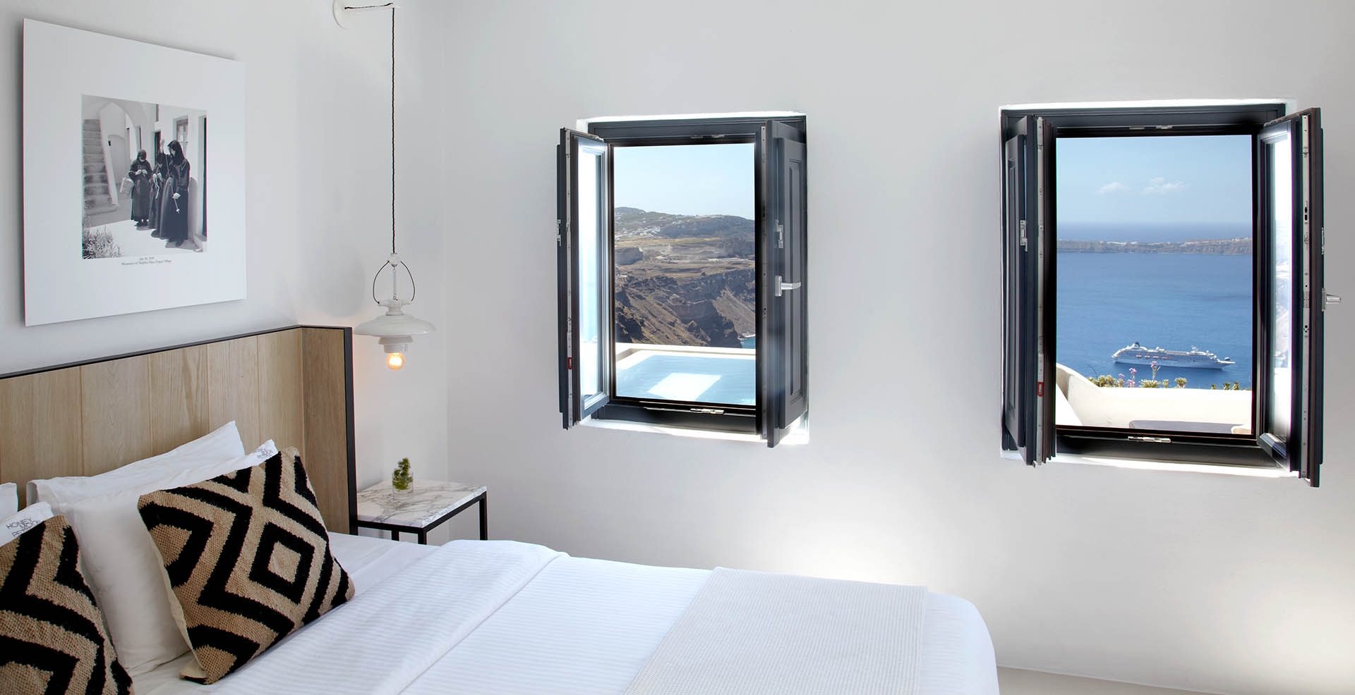 ''Honeymoon Petra Villas'' -Santorini